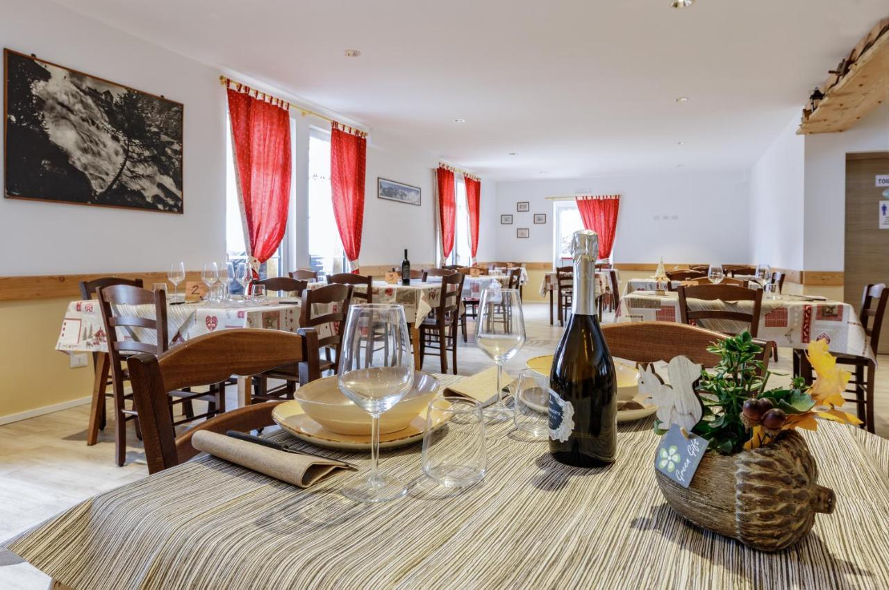 Albergo Ristorante Le Alpi La Frua Ngoại thất bức ảnh